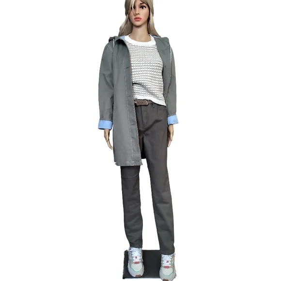 DKNY Jeans Cream and White Knit Sweater - Picture 9 of 9